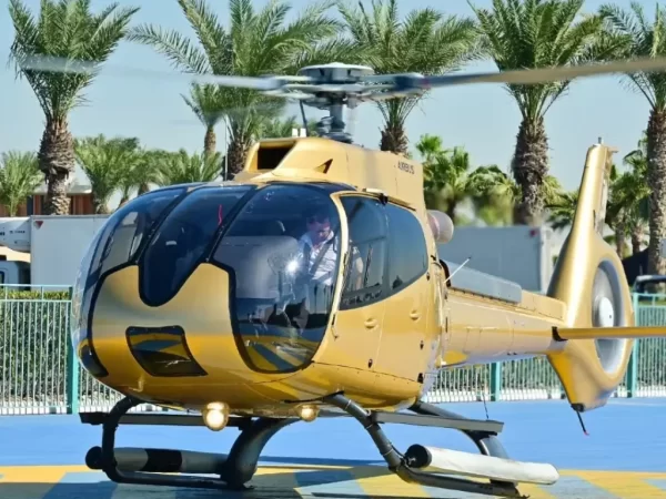 17 Minutes Helicopter Ride Dubai: Discover Dubai from the Skies
