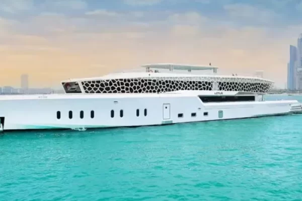 5-Star Mega Yacht Dinner Cruise Dubai Marina